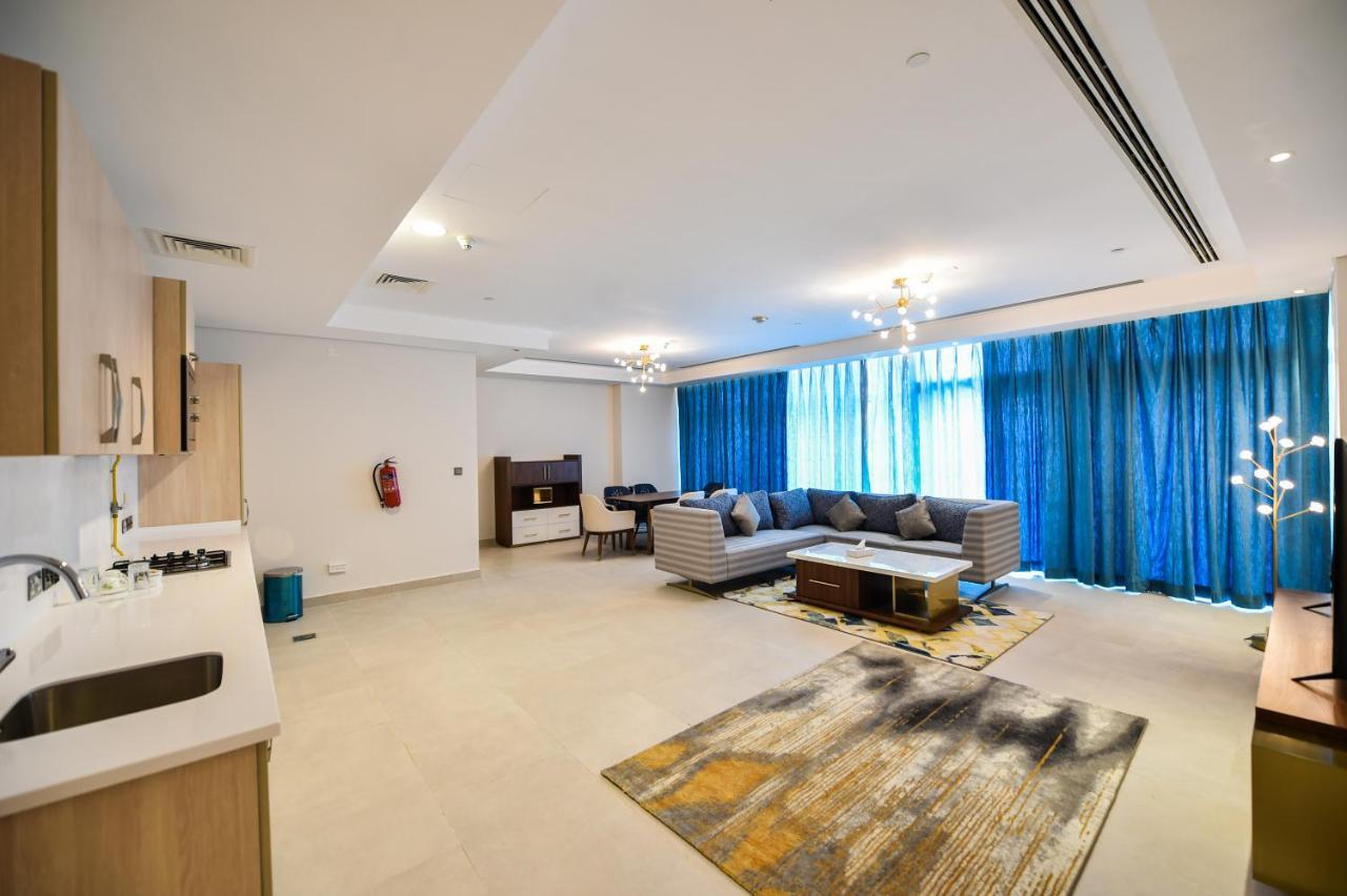Lusail Waterfront Hotel Apartment מראה חיצוני תמונה A living room in a typical apartment