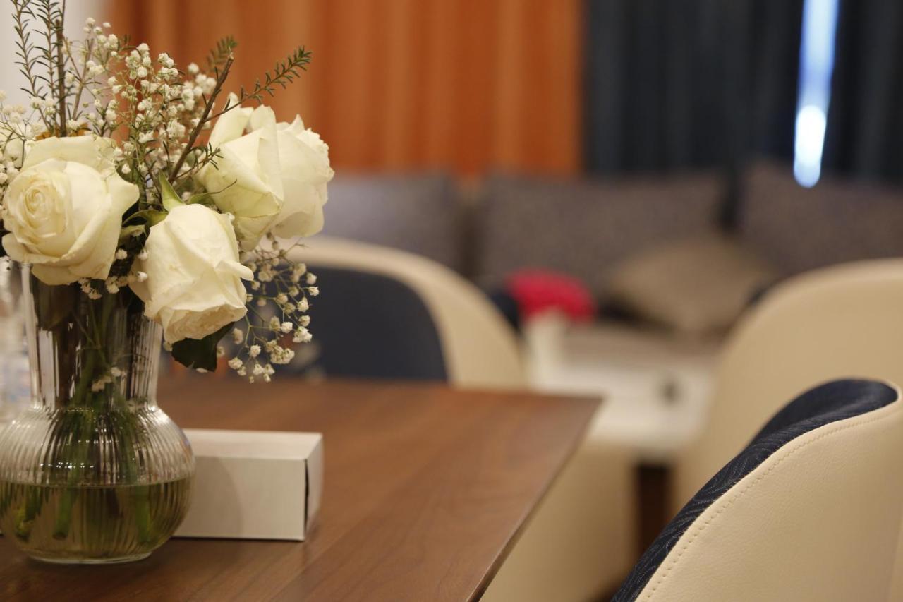 Lusail Waterfront Hotel Apartment מראה חיצוני תמונה The interior of the hotel