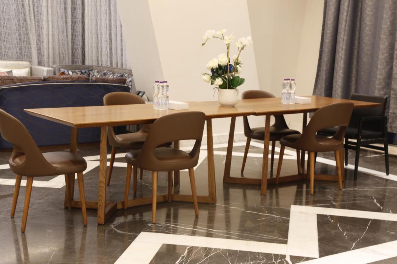 Lusail Waterfront Hotel Apartment מראה חיצוני תמונה A meeting room at the Embassy of the United Kingdom in Riyadh
