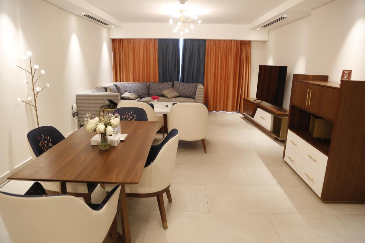 Lusail Waterfront Hotel Apartment מראה חיצוני תמונה A living room in a condominium