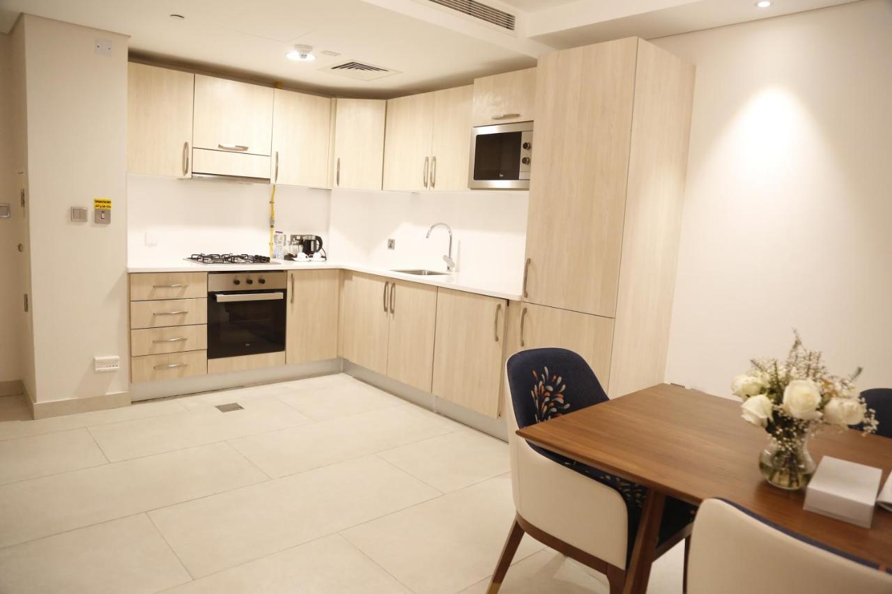 Lusail Waterfront Hotel Apartment מראה חיצוני תמונה A kitchen in a serviced apartment in London
